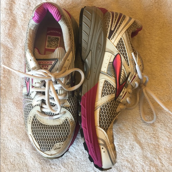 ❌SOLD❌Brooks Adrenaline GTS 12 Running Shoes - Picture 2 of 7